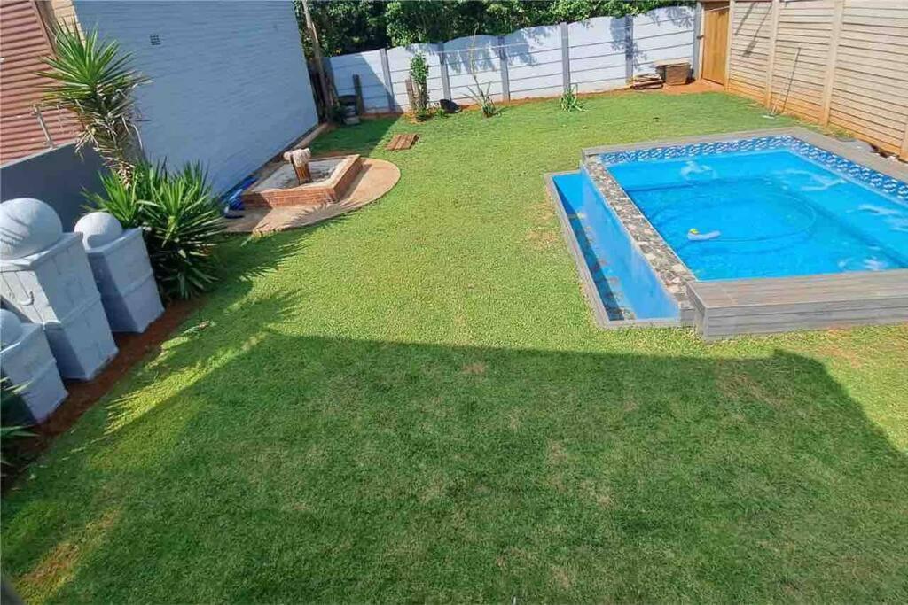 Entire 2 Bedroom House With Jacuzzi And Pool! Meyerton Exterior foto